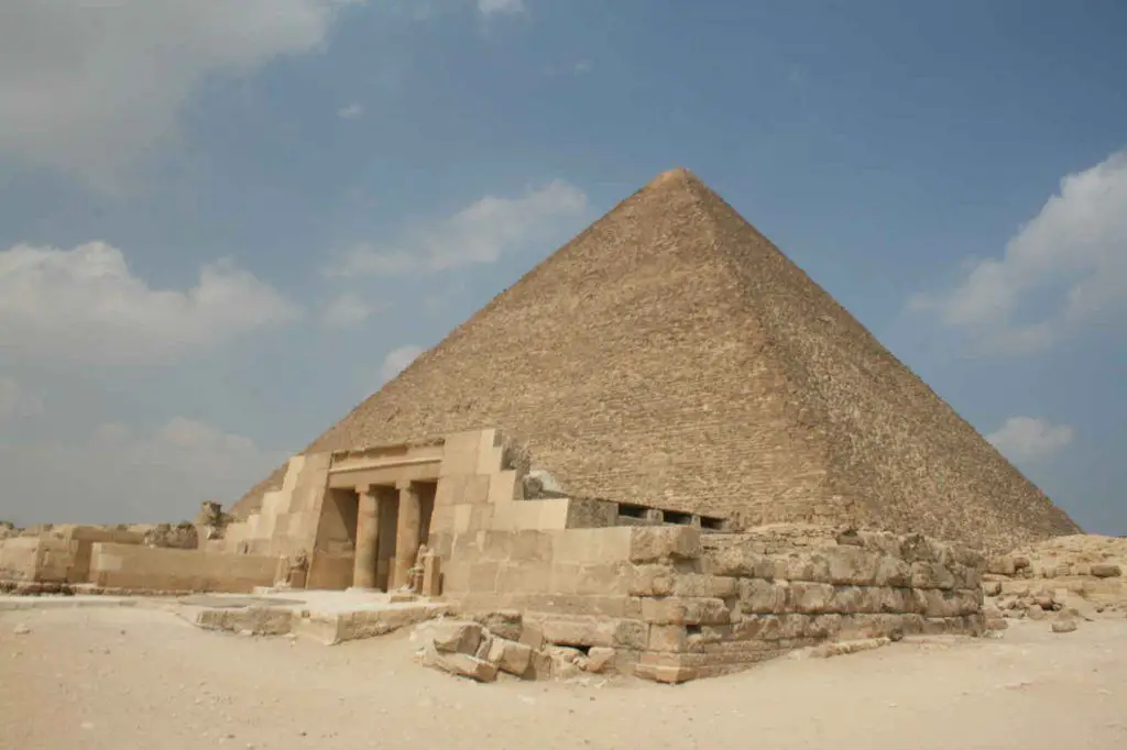 Great Pyramid of Giza 7 Wonders of the World | De Reviews