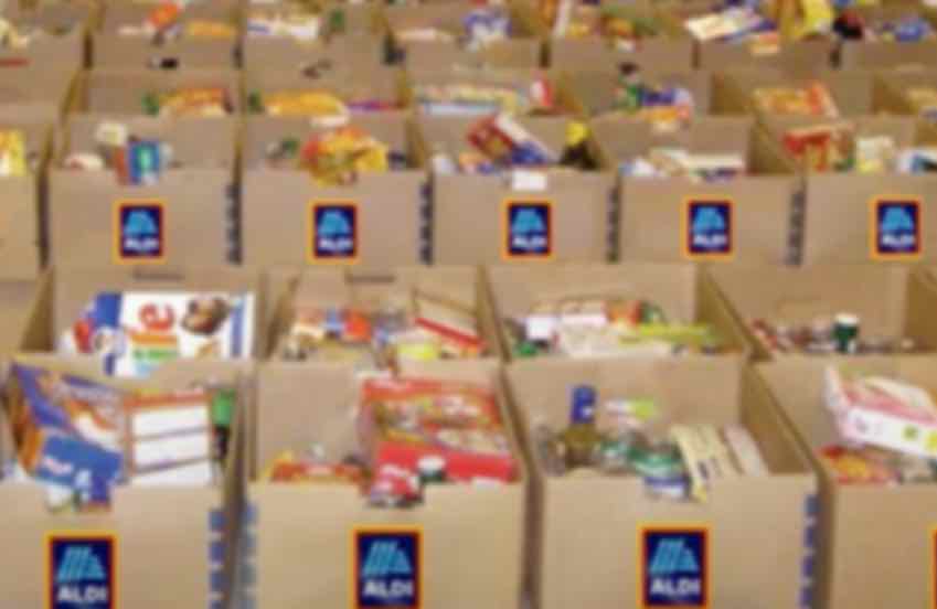 Beware of fraud social media post ALDI Is Giving Away Christmas Food Box Contains Groceries and a ALDI Voucher | De Reviews