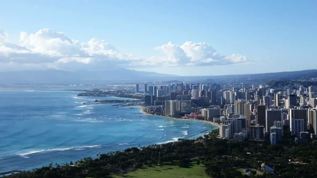 Know About Scams in Hawaii Top 10 Attractions in Hawaii and Tips for Traveling in Hawaii | De Reviews